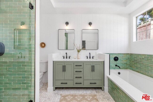 Building Photo - 14234 Dickens St