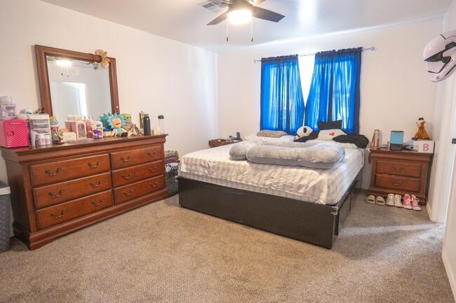 Building Photo - 2231 E 14th St