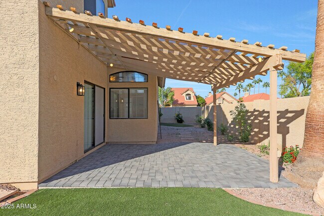 Building Photo - 4653 W Dublin St