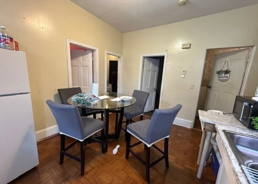 Kitchen - 42 Haverford St