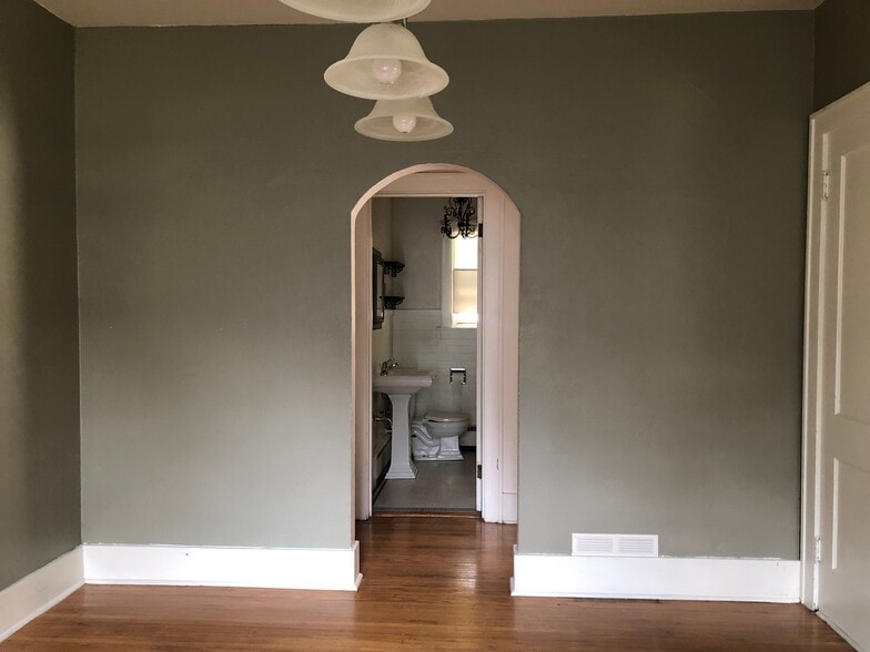 Building Photo - 124 Highland Dr