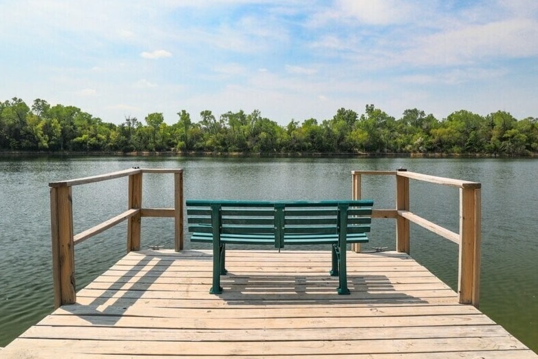 Primary Photo - Magnolia Lake Apartments