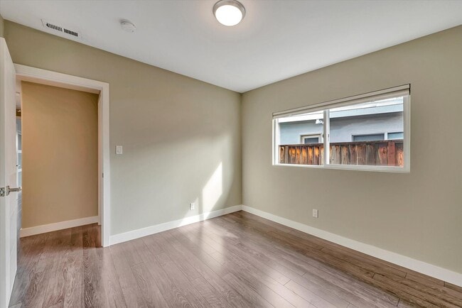 Building Photo - Modern Elegance & Effortless Style l 4BR Santa Clara Home