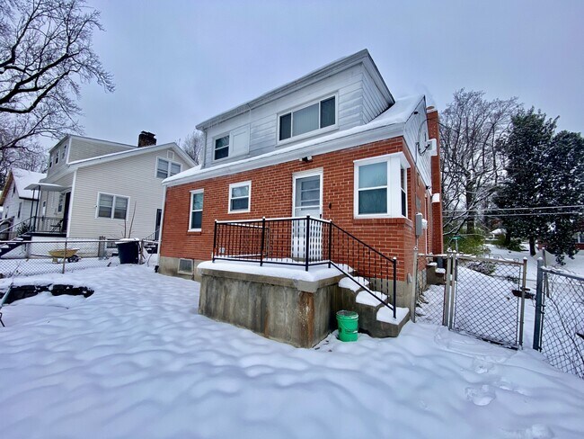 Building Photo - 2429 Mary Ave