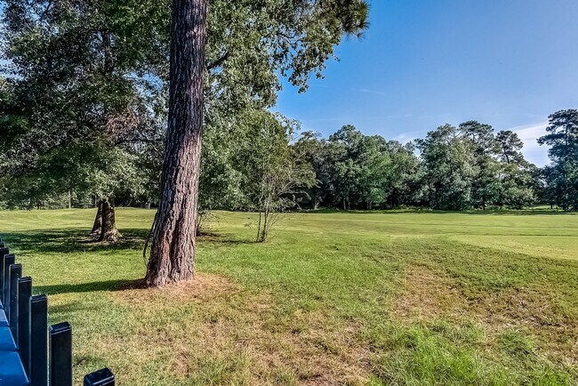 Building Photo - 18318 Hampton Hills Dr