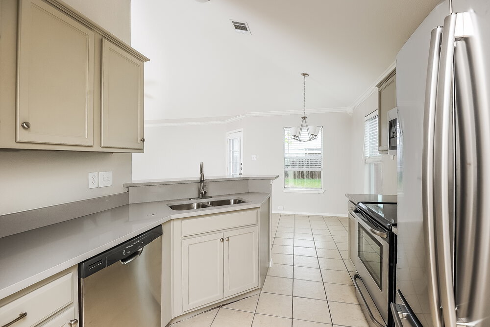 Building Photo - 2104 Deniro Dr