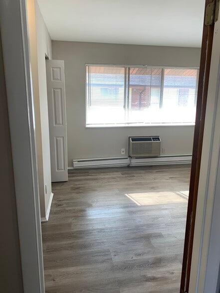 Building Photo - 7510 Hazelcrest Dr