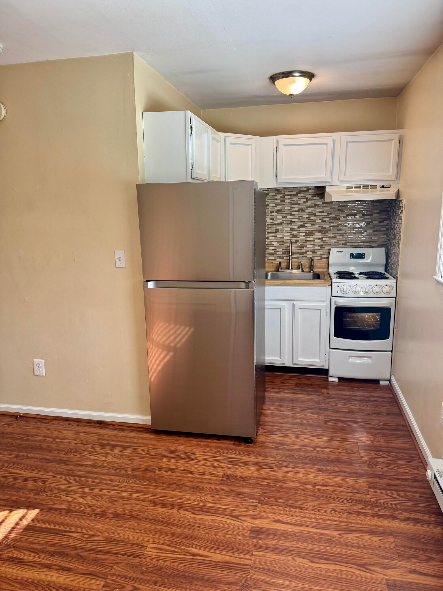 Building Photo - 2 Nob Circle