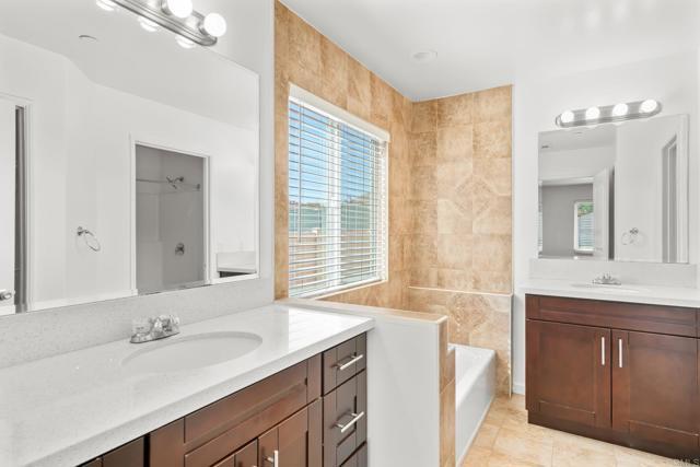 Building Photo - 9086 Los Coches Rd