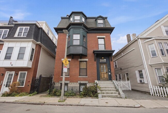 Building Photo - 265 Emerson St
