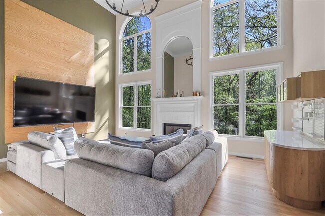 Building Photo - 2740 Stonehill Way