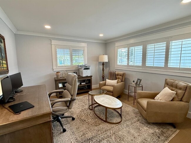 Building Photo - 1833 Pandora Dr