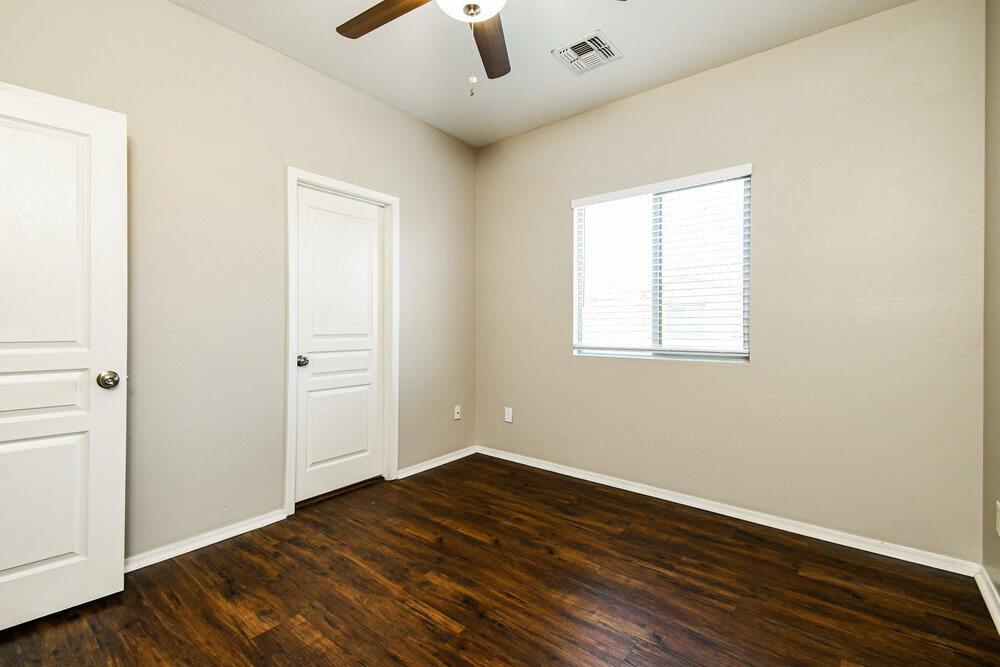 Building Photo - 311 S Travis