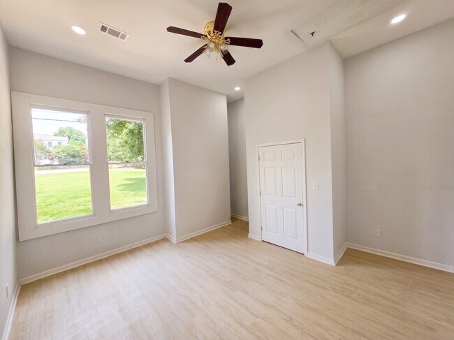 Building Photo - McDonough Duplex