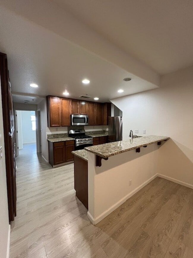 Building Photo - Gorgeous 3 Bed/3 Bath Home in Peaceful Community - Impeccably Maintained