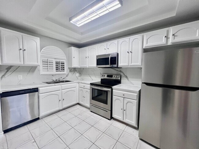 Building Photo - 1101 Shiloh Dr