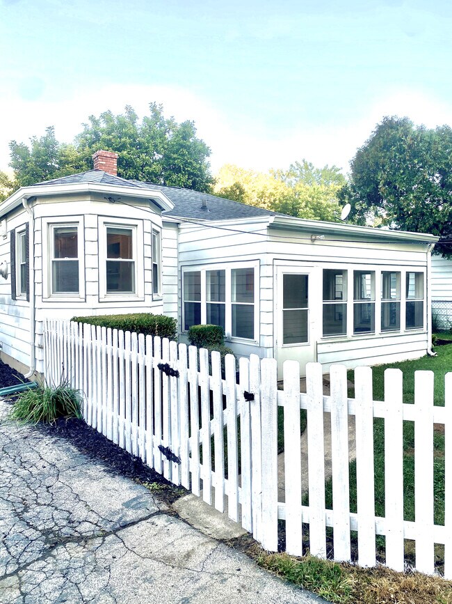 Very cute back yard - 5223 Ralston Ave