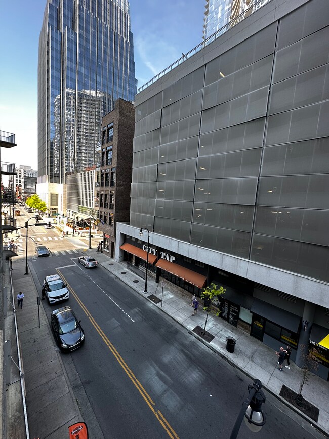 Building Photo - 301 Demonbreun St