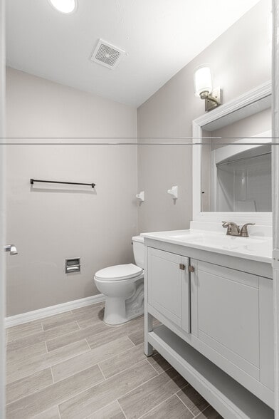 Building Photo - 4151 SE 22nd Ave