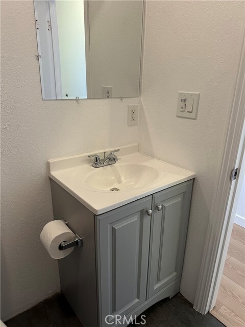 Building Photo - 956 E 43rd St