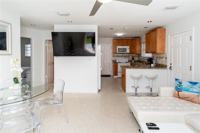 Building Photo - 1469 NW 10th St