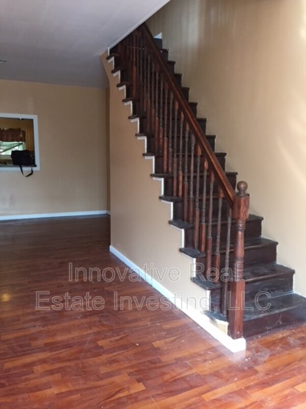Building Photo - 530 N 53rd St