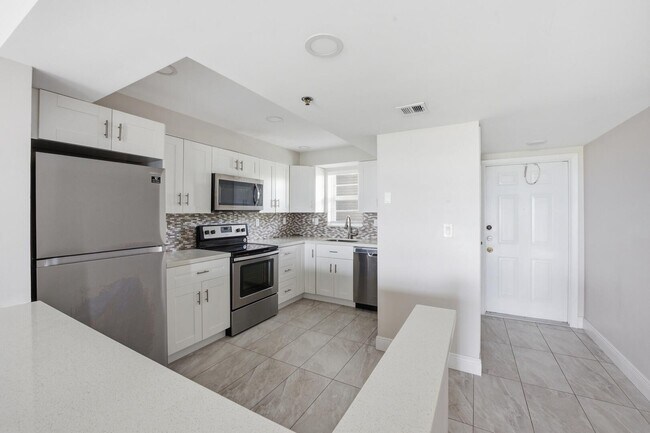 Building Photo - 3100 W Rolling Hills Cir