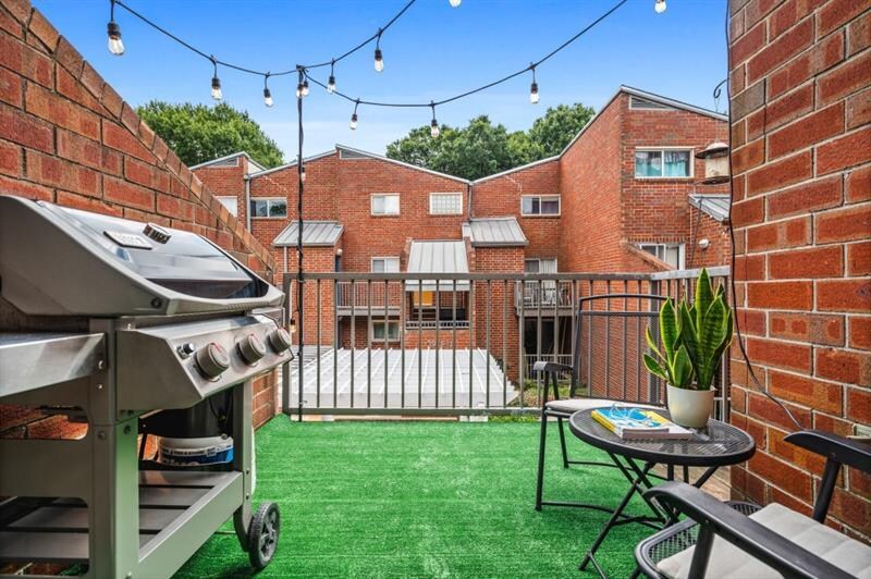 Building Photo - 387 Ralph McGill Blvd NE