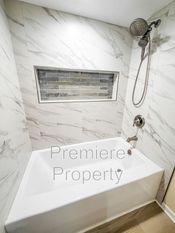 Building Photo - 10411 E 78 Terrace