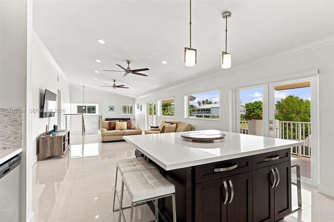 Building Photo - 203 Gulfview Dr