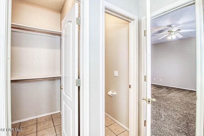 Building Photo - 6076 Los Siglos Dr
