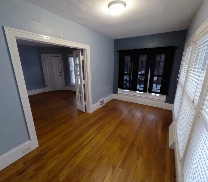 Building Photo - 1652 Hillcrest Rd