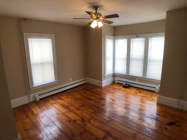 Living Room - 42 Tyler St