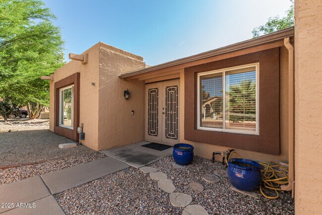 Building Photo - 5109 E Kathleen Rd