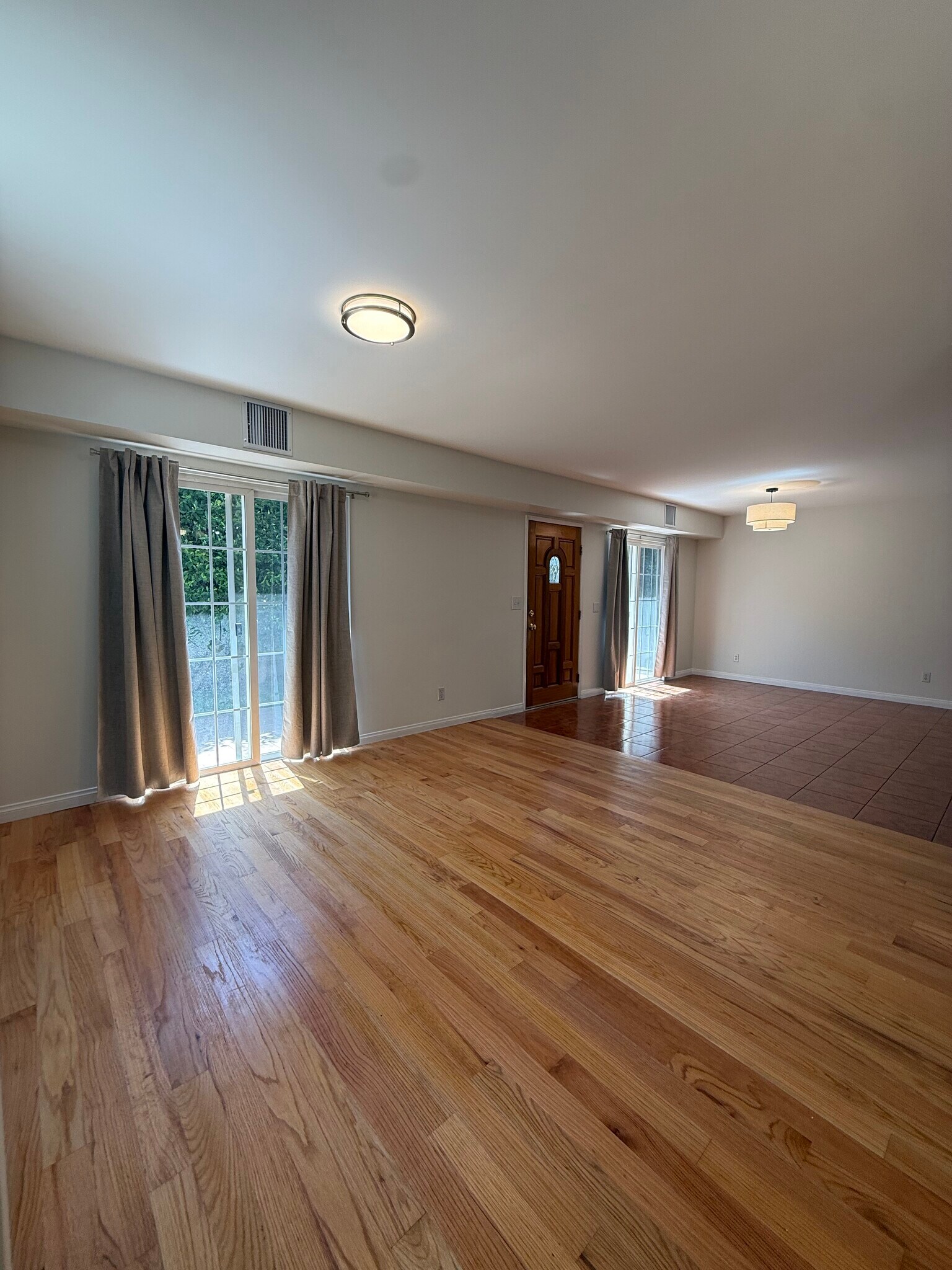 Building Photo - 2446 S Centinela Ave