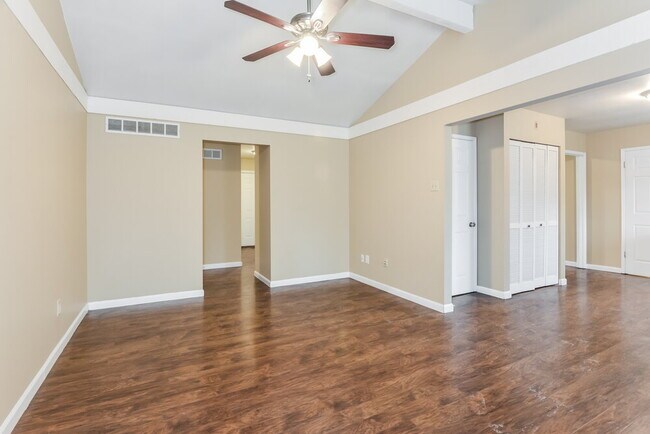 Building Photo - 6847 Champaigne Dr