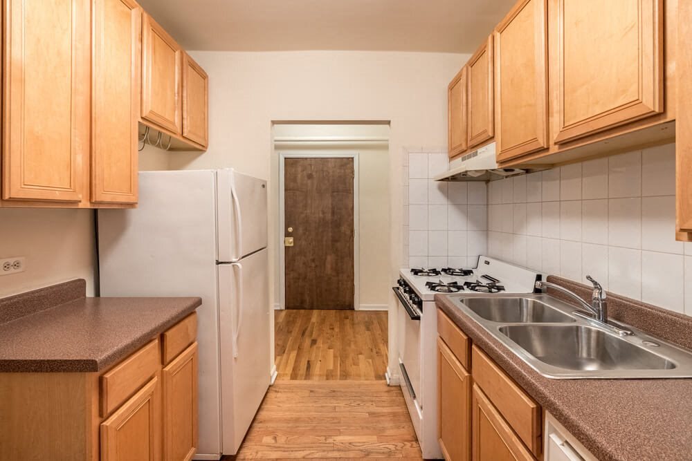 Building Photo - 731 W Barry Ave