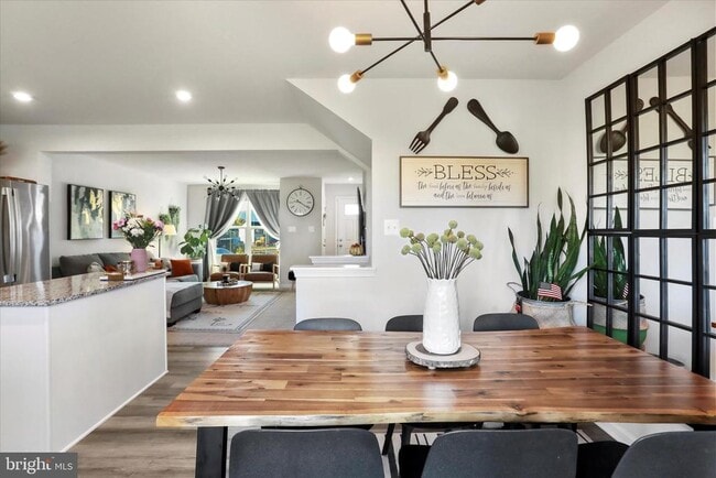 Building Photo - 206 Spring Pl