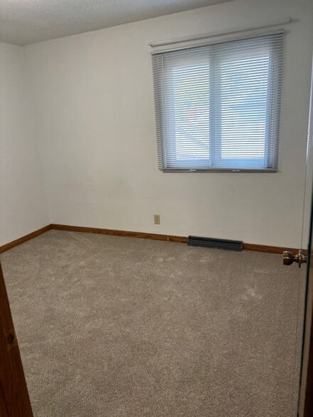 Building Photo - 1516 Avon St