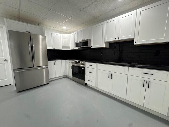 Building Photo - 1925 Heatherton Rd