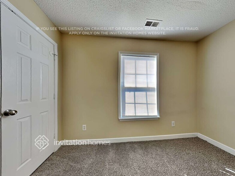 Building Photo - 1460 Summer Coach Dr