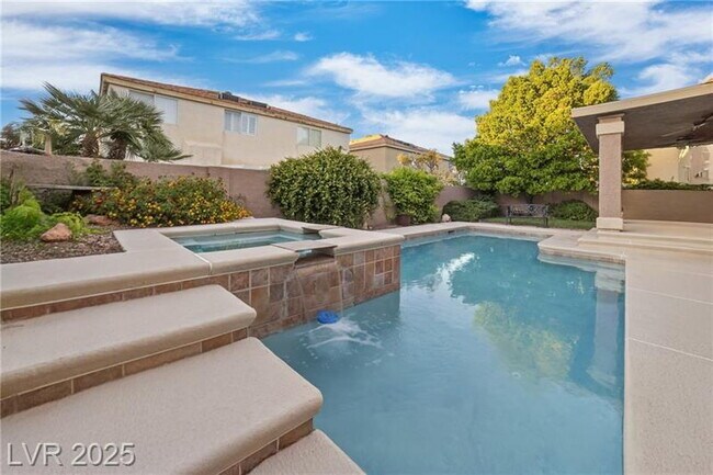 Building Photo - Exquisite 5-bed, 3-bath home w/ spacious 3-car garage offers luxurious living & effortless entert...