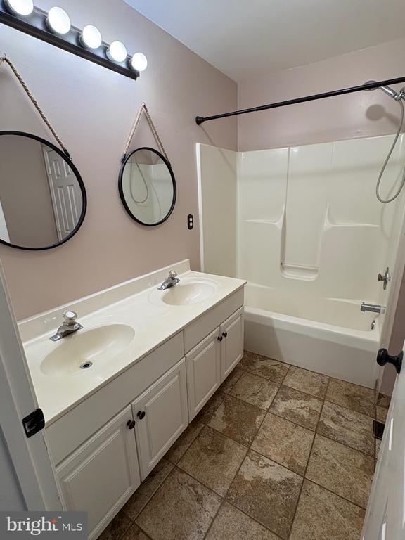 Building Photo - 3038 Benefit Ct