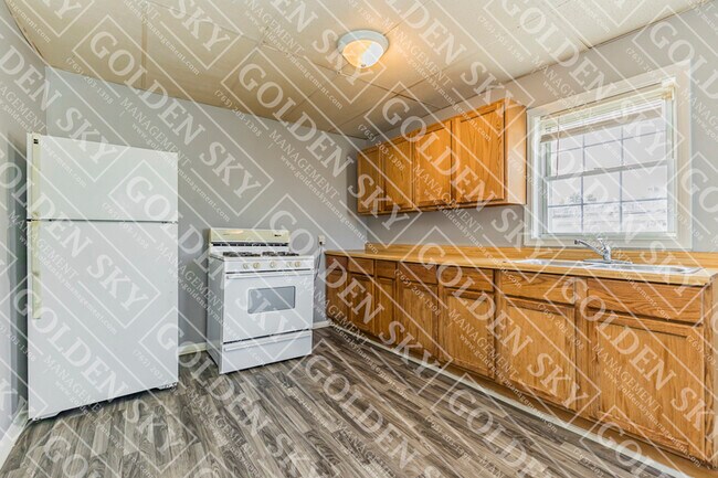 Building Photo - 115 E Willard St