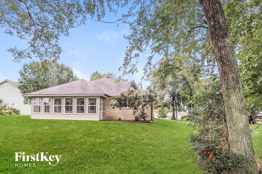 Building Photo - 14042 Hunters Glen