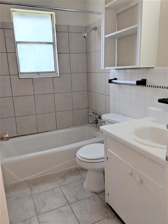 Building Photo - 915 Alexander St