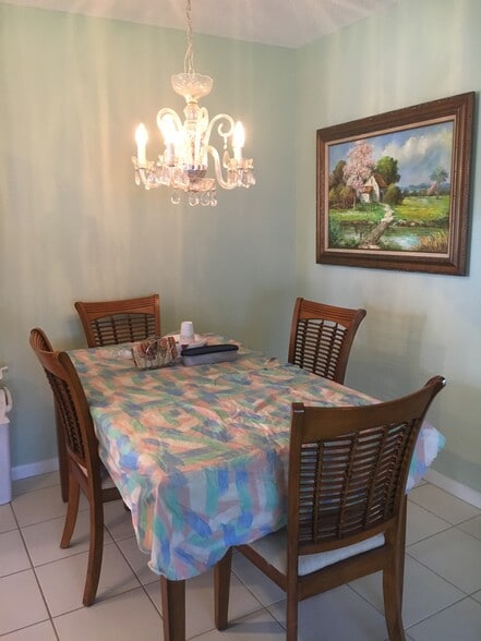 Dining room - 197 High Point Ter W