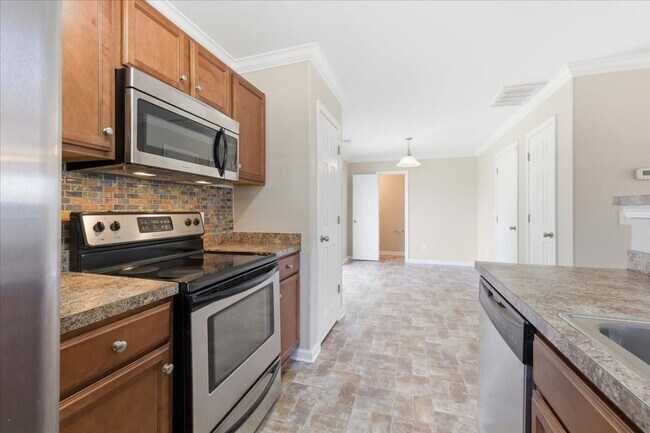 Building Photo - Private Backyard + Pet-Friendly Living Near Pooler & Savannah – Move-In Ready