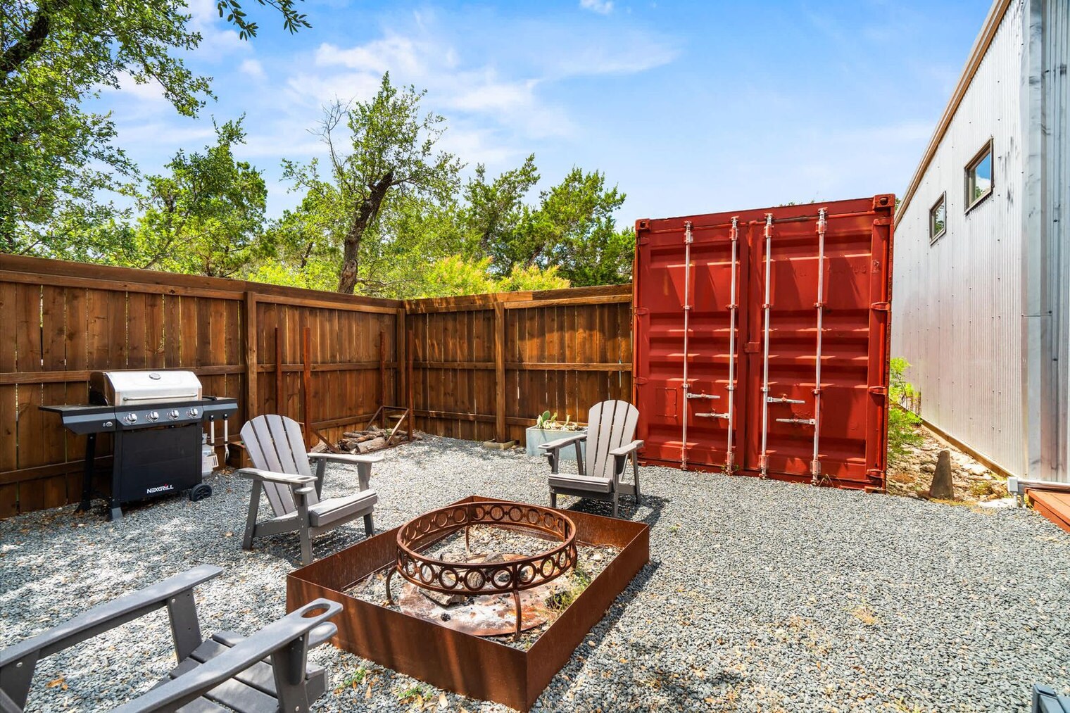 Building Photo - 9801 Mor Dr