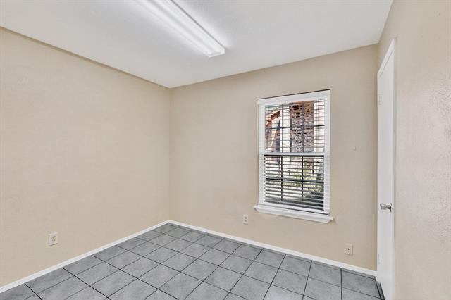 Building Photo - 2426 Sutton Dr